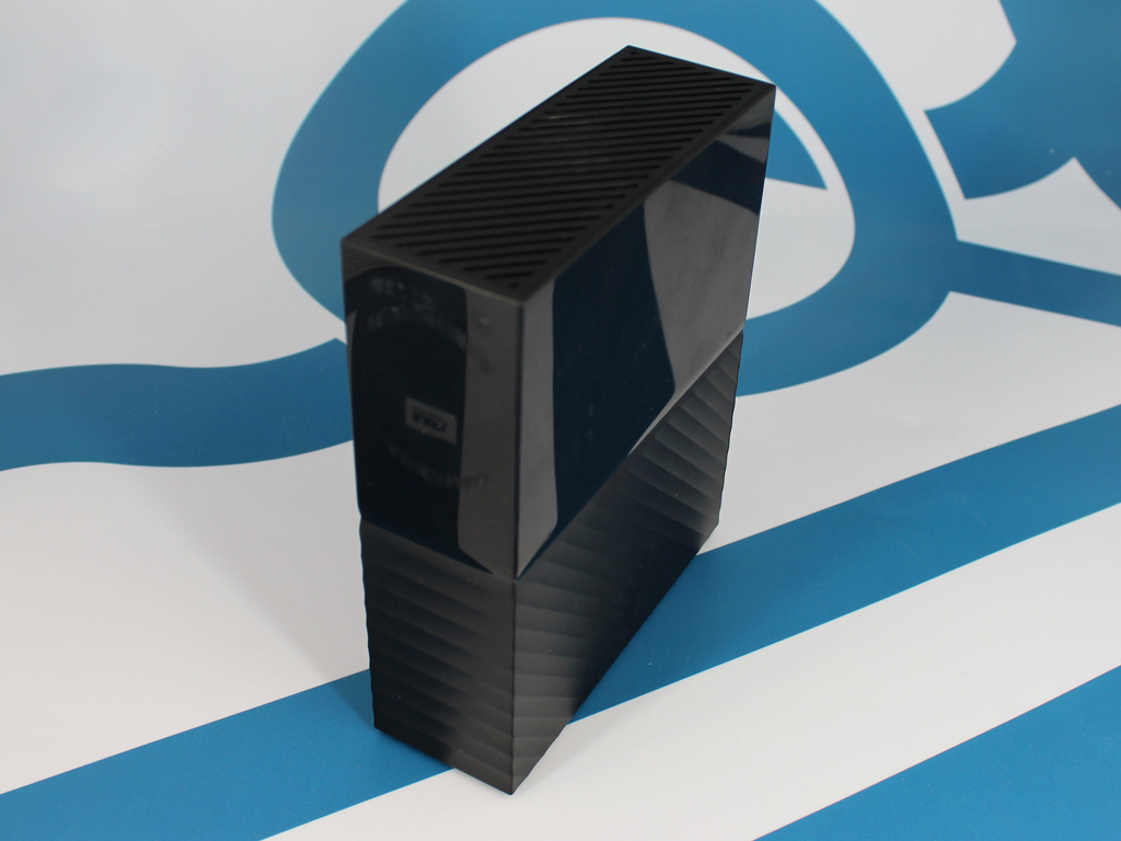 Die WD My Book dient als stationäre Speichererweiterung auf den Schreibtischen.